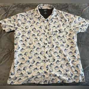 Men’s 2XL button up shirt